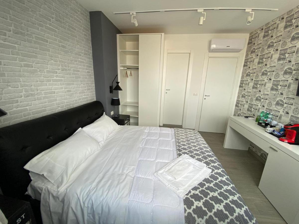 2B Fifteen Floor Suite Napoli Extérieur photo