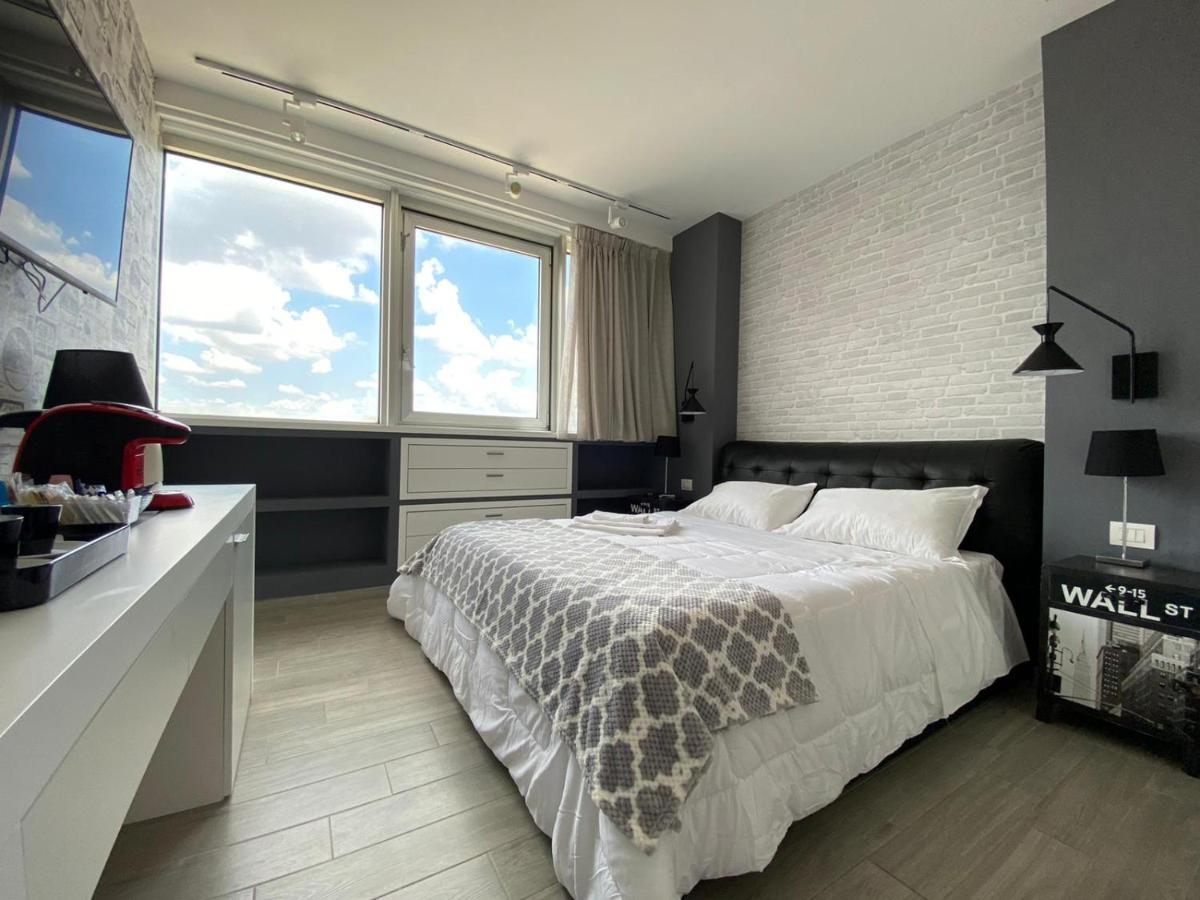 2B Fifteen Floor Suite Napoli Extérieur photo